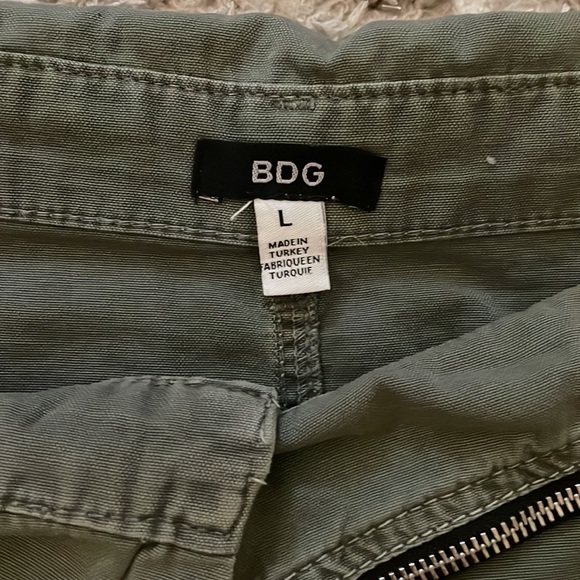 Urban Outfitters mini skirt - Picture 3 of 4